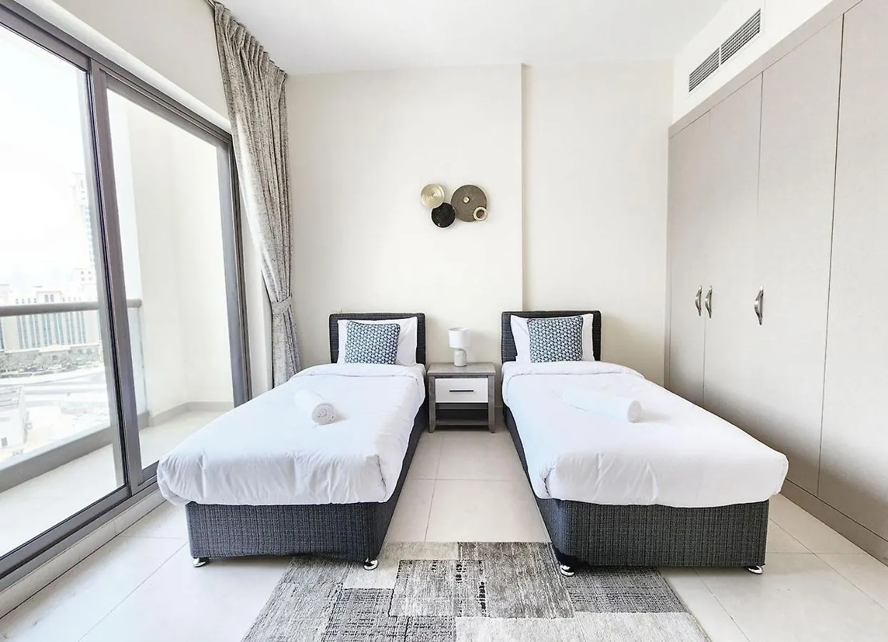 Lägenhet Rh- Captivating Skyline View, 02Br Near Clemance Medical Center Dubai