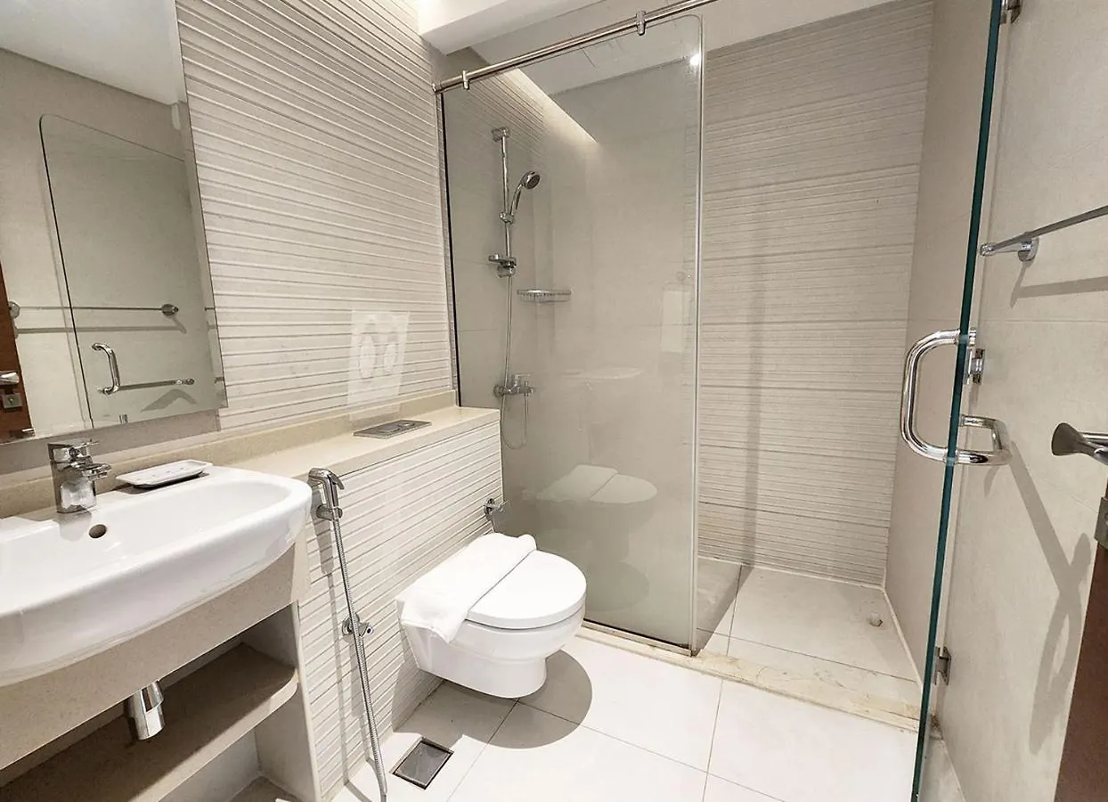 Rh- Captivating Skyline View, 02Br Near Clemance Medical Center Dubai Apartment